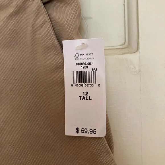 NWT Gap Khakis, High Rise - Picture 4 of 7